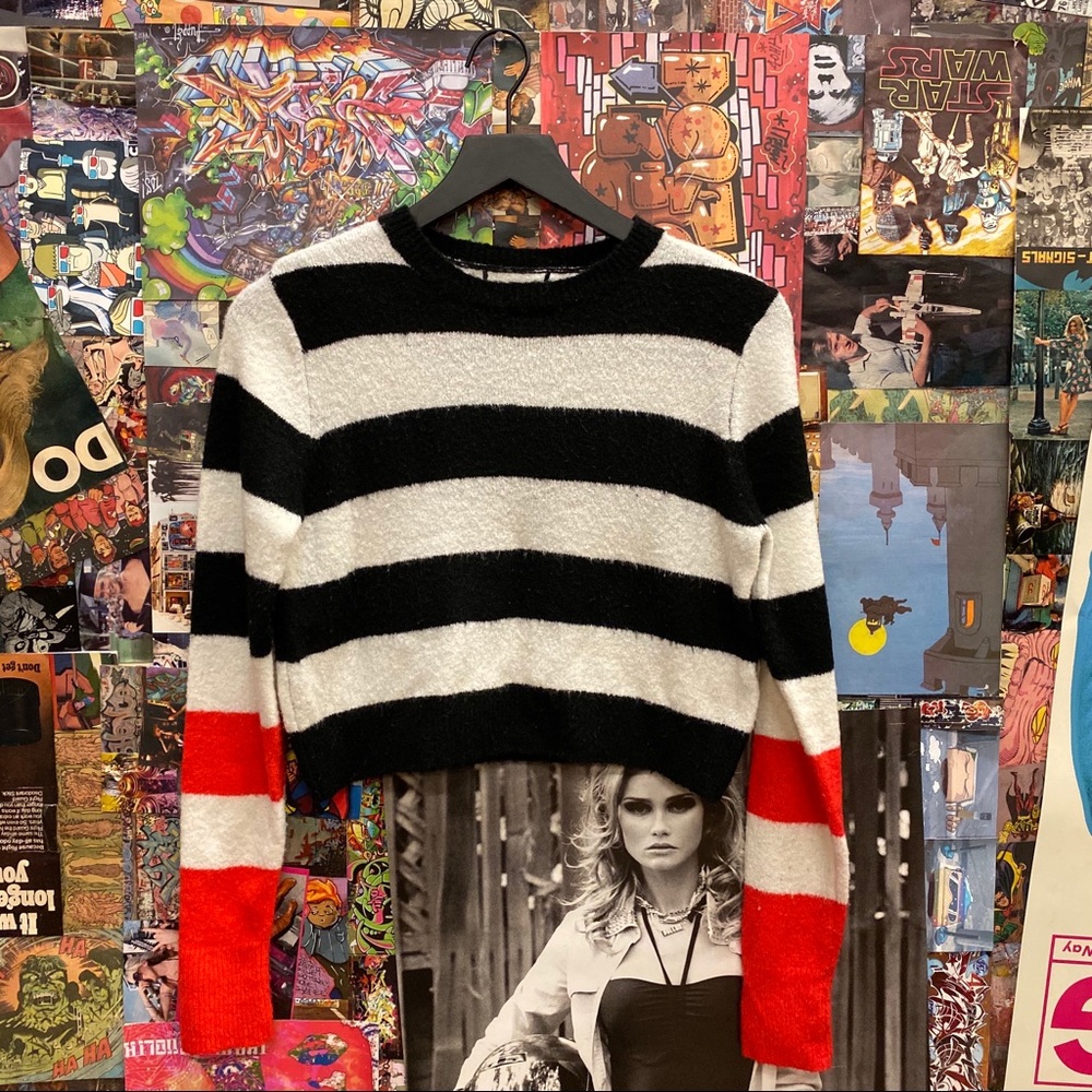 F21 black & white & red striped cropped sweater